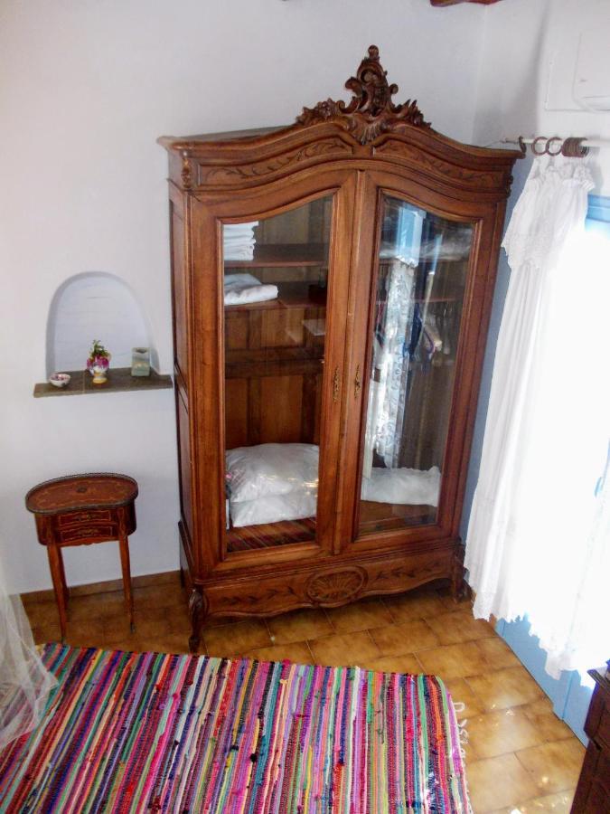 Nyfes Traditional Boutique Faltaina 斯基罗斯岛 外观 照片